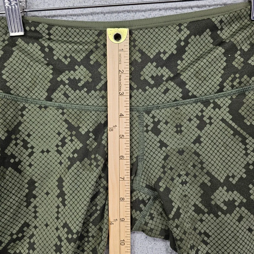 Lululemon Wunder Under Crop III Womens 6 Green Gator Ziggy Snake Fatigue